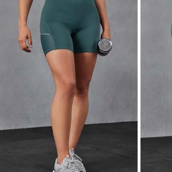 Stride 9 Motion365+ High-Waisted Short - Picture 2 of 3